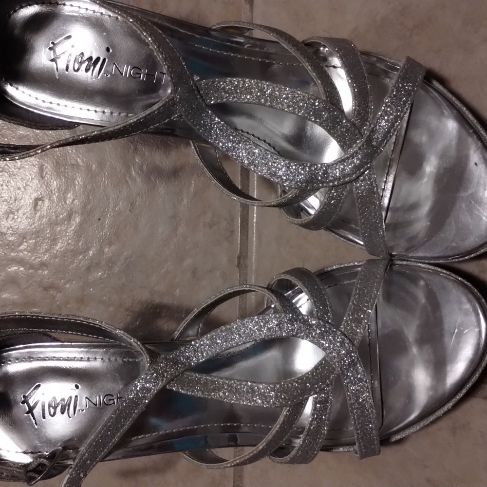 fioni night silver heels